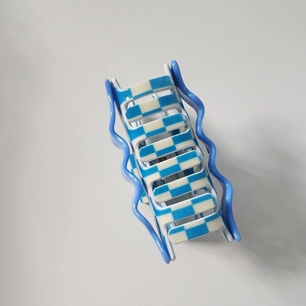 NWT Blue White Checkered Wavy Hair Claw Clip Fashion Y2K